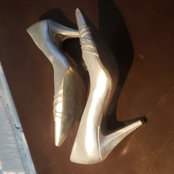 Sexy silver pointed heels - Picture 4 of 4